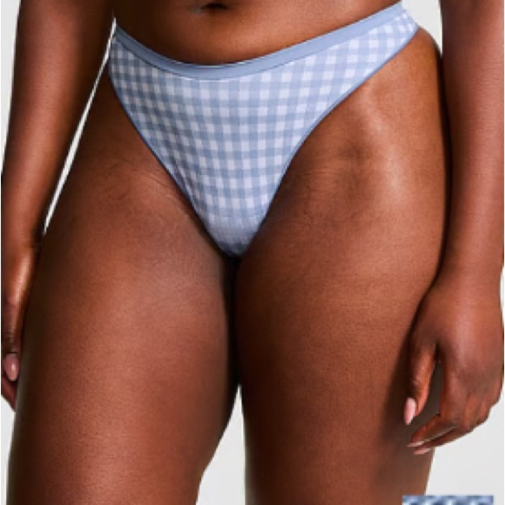 Seamless High-Waisted Thong